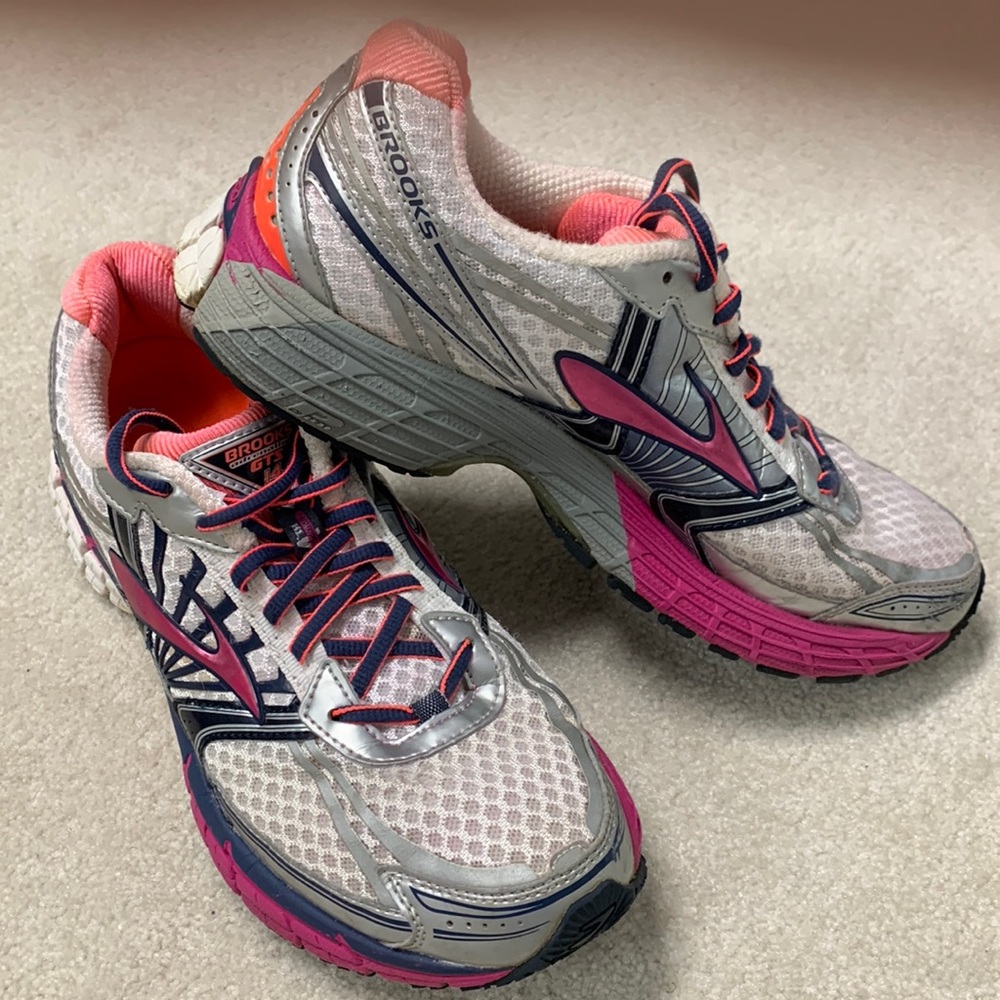 Brooks women’s adrenaline GTS 14 running shoes